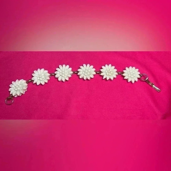 Vintage Boho Bracelet & Clip-on Earring Set-Excellent Condition. - Picture 4 of 9